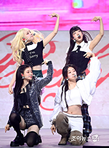 싸이가 만든 걸그룹 베이비 돈 크라이, 'F Girl'