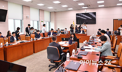 법안심사제1소위,  검찰개혁 입법청문회 논의