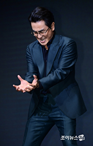'파인: 촌뜨기들' 류승룡, 초능력 아니고 보물 발견!