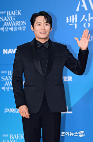 최대훈, '학씨 아저씨'로 봄날 시작!