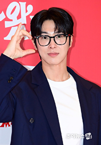 유노윤호, 훈훈한 안경선배의 레슨