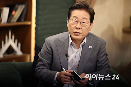 이재명 후보 '1400만 개미와 한배 탔어요' 라이브 진행