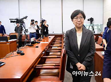 정은경 복지부 장관 후보자 청문회, 시작 40분만에 파행