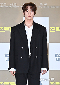 윤서빈, 카리스마