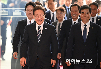 국회 찾은 이재명 대통령