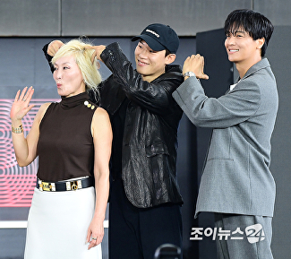 김성철, 이혜영 선배님은 고양이 귀가 어울려~