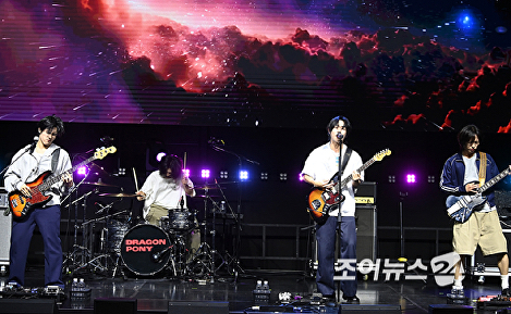 'K-밴드씬 최고 루키' 드래곤포니, 지구소년