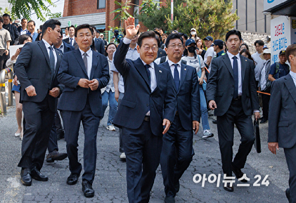 사전투표 마친 이재명
