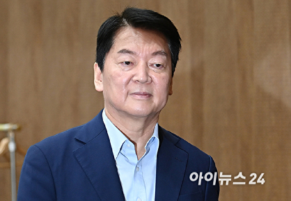 당 혁신안 발표하는 안철수