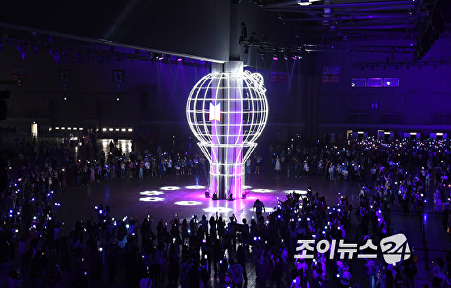 BTS FESTA, 아미밤부터 고래까지 화려한 라이팅쇼