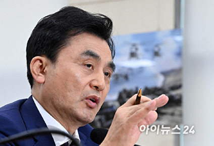 답변하는 안규백 국방부 장관 후보자