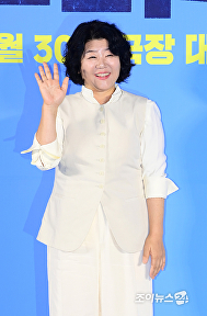'좀비딸' 이정은, 웹툰 찢고 나온 흥부자 할머니