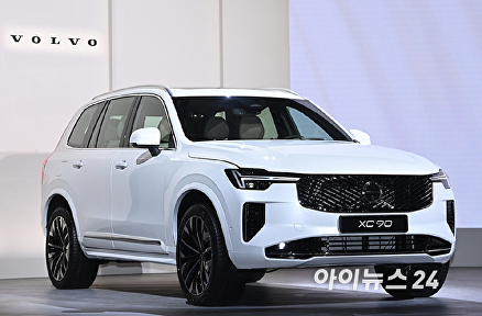 "플래그십 모델 새 기준" 볼보 코리아, 신형XC90 공개