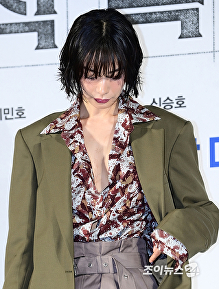 '전독시' 나나, 희미한 흔적만 남은 가슴라인 타투