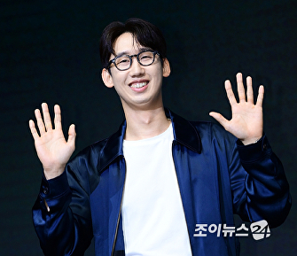 '파인: 촌뜨기들' 이상진, 싱글벙글