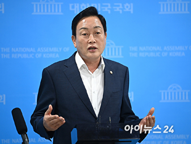 '양평고속도로 의혹' 출국금지 기자회견하는 김선교 의원