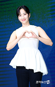 '파인: 촌뜨기들' 김민, 청초한 미모