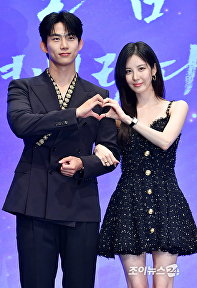 옥택연-서현 '2세대 레전드 아이돌의 커플 케미'