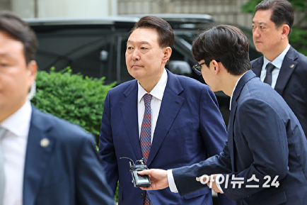 윤석열 전 대통령, 내란 우두머리 혐의 7차 공판 출석