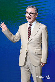 '파인: 촌뜨기들' 김의성, 악당의 미소