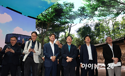 [아이포토] 국정기획위원회 'K-컨텐츠 시장 300조 시대'를 위한 현장방문