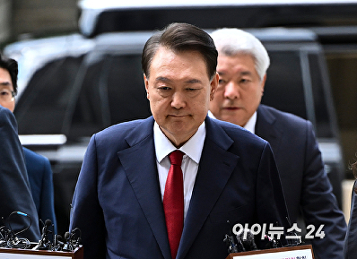'재구속 갈림길' 굳은 표정의 윤석열 전 대통령